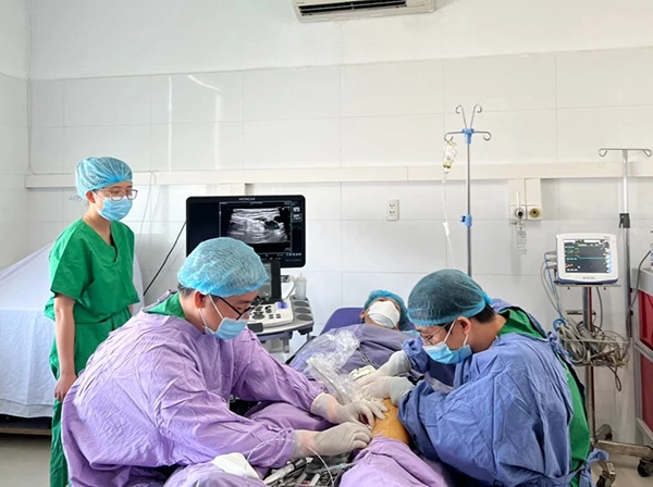 Khoa Tim mạch can thiệp - Bệnh viện Đà Nẵng đã triển khai kỹ thuật điều trị suy giãn tĩnh mạch chi dưới bằng sóng có năng lượng tần số radio