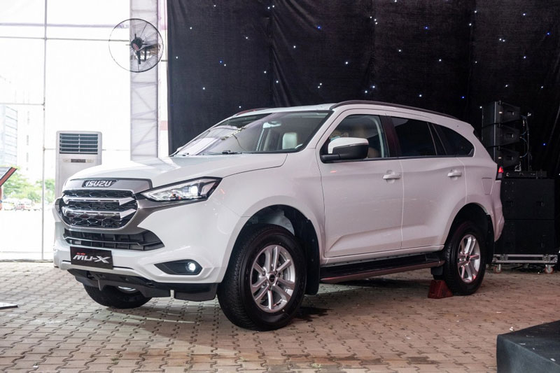 Xe SUV 7 chỗ rẻ nhất Việt Nam được trang bị những gì?