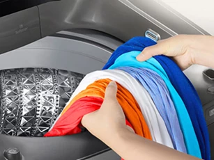 Lưu ý để quần áo không bị đóng cặn xà phòng khi giặt máy