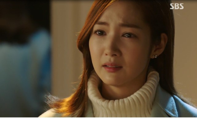 Vợ mới của chồng tìm đến đánh ghen, vợ cũ bình thản đáp 'cô thì có tư cách gì'?