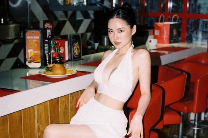 Tâm Tít chuộng diện đồ hở bạo, khoe đường cong nuột nà khiến fan 'bỏng mắt'