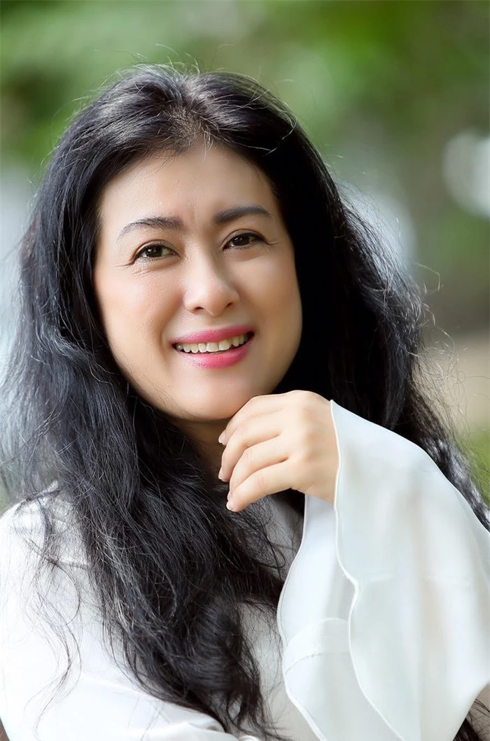 Nữ diễn viên 3 lần làm ‘mẹ’ Lương Mạnh Hải và chuyện quyết định để chồng ra đi chứ không bỏ nghề