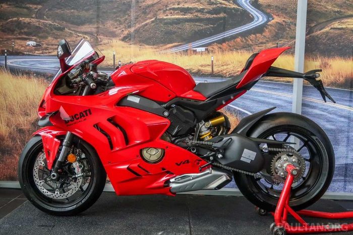 Khám phá Ducati Panigale V4 2023, giá từ 769 triệu đồng