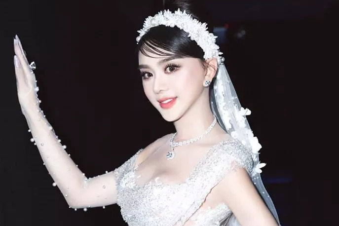 Lâm Khánh Chi nói rõ mối quan hệ thực sự với nam trợ lý kém tuổi