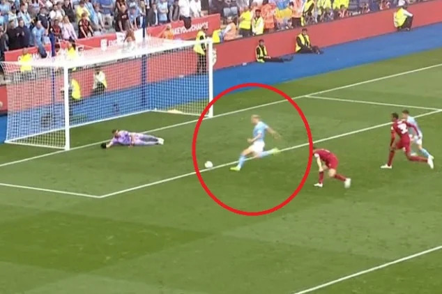 Điểm nhấn trận Liverpool 3-1 Man City: Haaland mất điểm với pha bỏ lỡ không tưởng