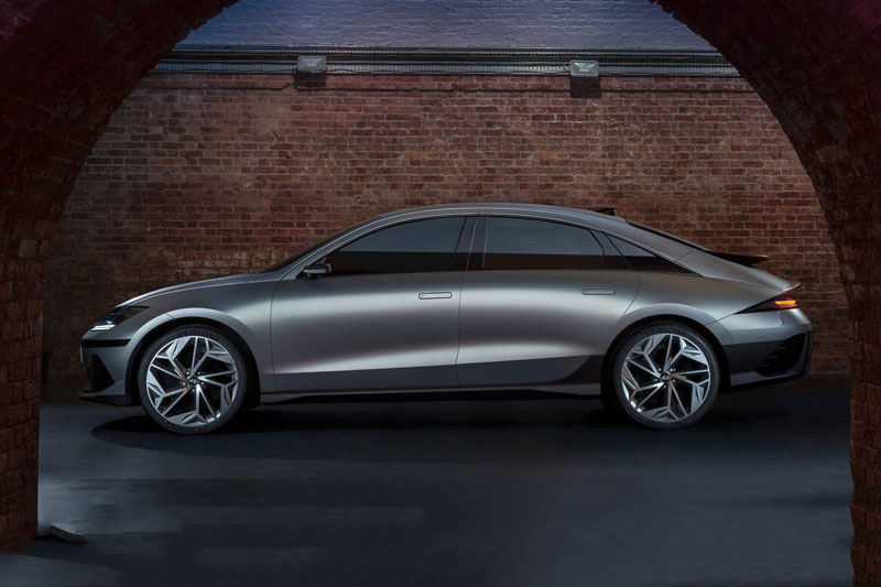 Sedan thuần điện của Hyundai chốt giá từ 971 triệu đồng