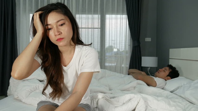 Muốn nói cho bố chồng biết một bí mật nhưng sợ gia đình tan nát