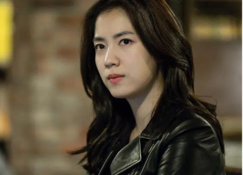 Chi hơn chục triệu mua túi hiệu tặng mẹ chồng, tôi méo mặt với tình huống dở khóc dở cười 2 ngày sau