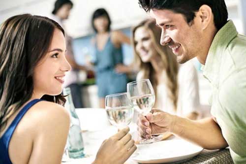 Chửa vượt mặt chồng ngoại tình, vợ chỉ nhắn một tin khiến anh chạy vội về nhà với vợ ngay lập tức