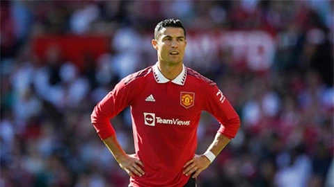 CĐV Man United đòi bán Ronaldo ngay lập tức