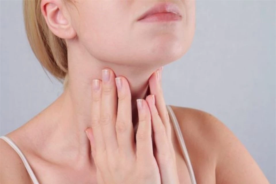 Dấu hiệu báo trước của bệnh ung thư vòm họng, bạn không nên bỏ qua