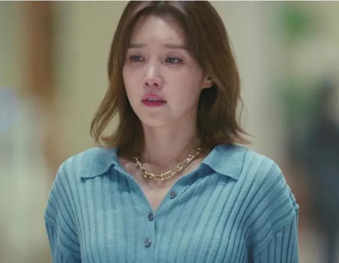 Khi bên dịch vụ đem mâm cỗ đến nhà, mẹ chồng tôi giận dữ đập bàn đuổi thẳng khiến tôi ê chề, chồng thì giận đến mức đưa vợ con về ngoại ngay trong ngày thôi nôi con