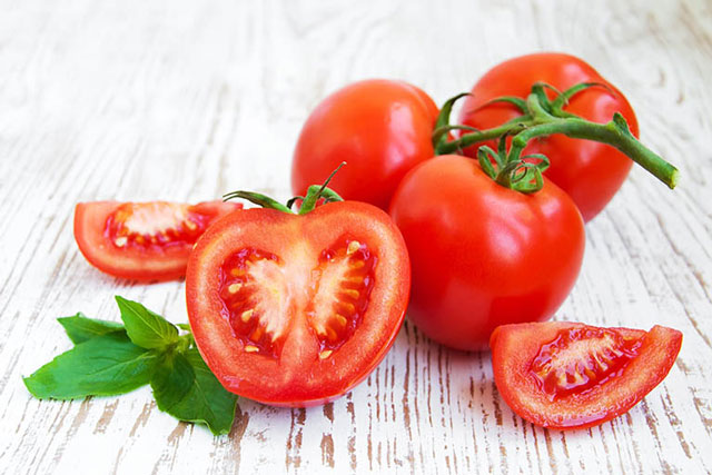 Không cần mỹ phẩm đắt tiền, 6 thực phẩm dân dã được chuyên gia khuyên dùng để chống sạm da, cháy nắng