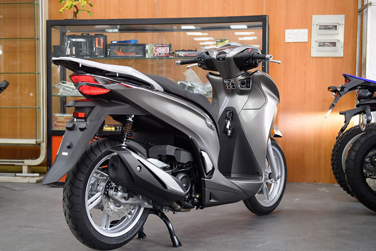 Giá Honda SH 350i giảm mạnh trong tháng cô hồn, thấp hơn giá đề xuất