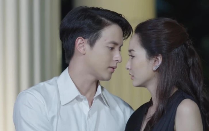 Chồng thản nhiên cho rằng ngoại tình là mốt, cắm sừng là đẳng cấp, vợ chỉ nói câu này khiến gã "tối mặt", vội vàng ôm lấy chị xin lỗi