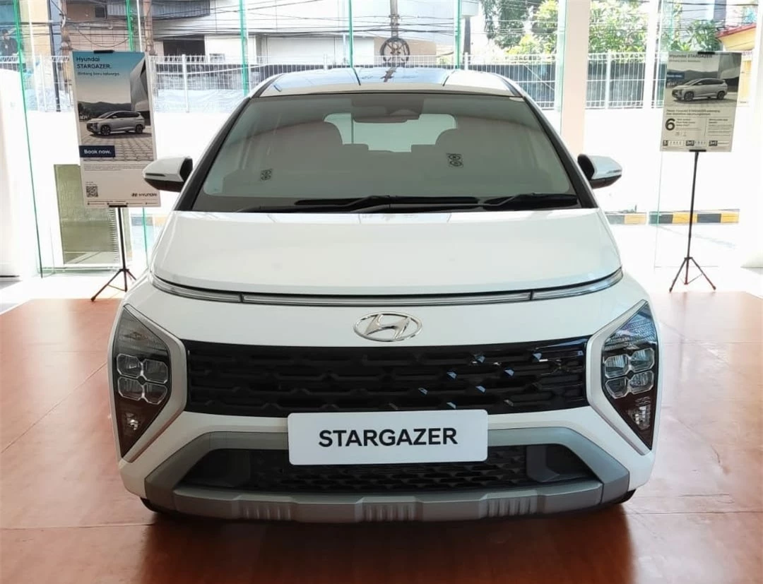 Cận cảnh Hyundai Stargazer 'bằng da bằng thịt' - Đối thủ 'khó nhằn' của Mitsubishi Xpander 165476