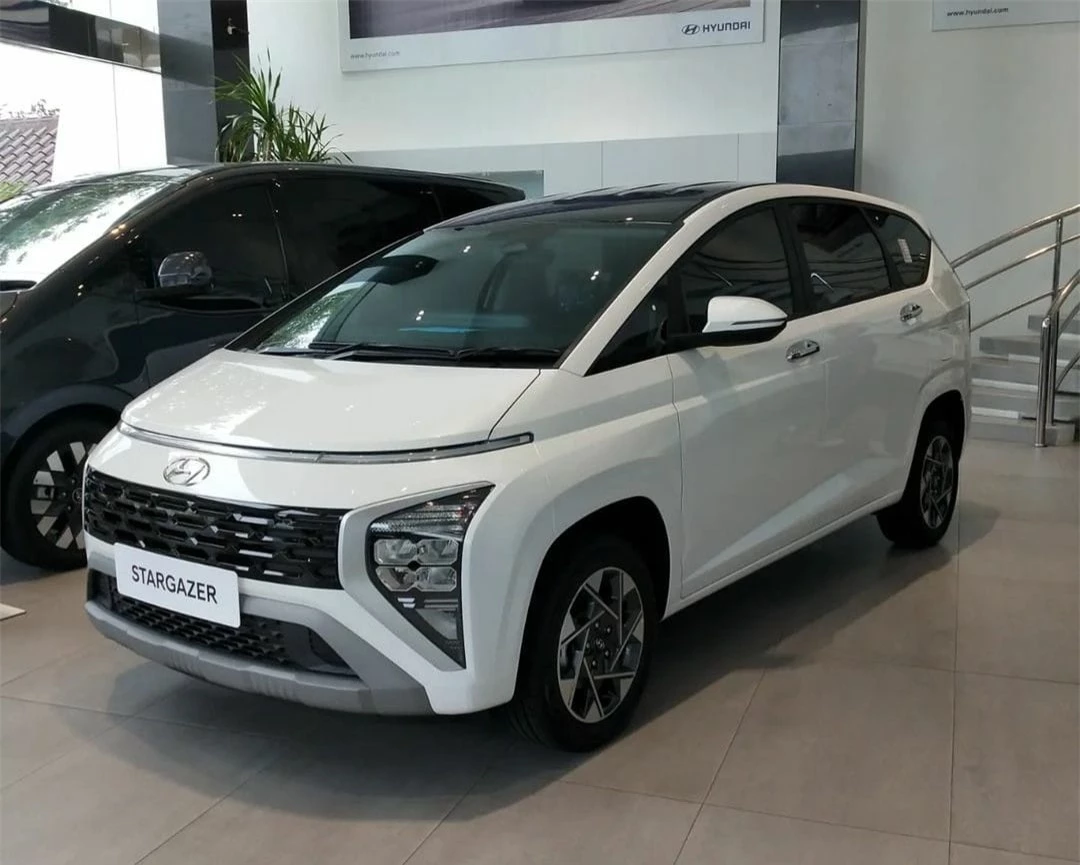 Cận cảnh Hyundai Stargazer 'bằng da bằng thịt' - Đối thủ 'khó nhằn' của Mitsubishi Xpander 165475