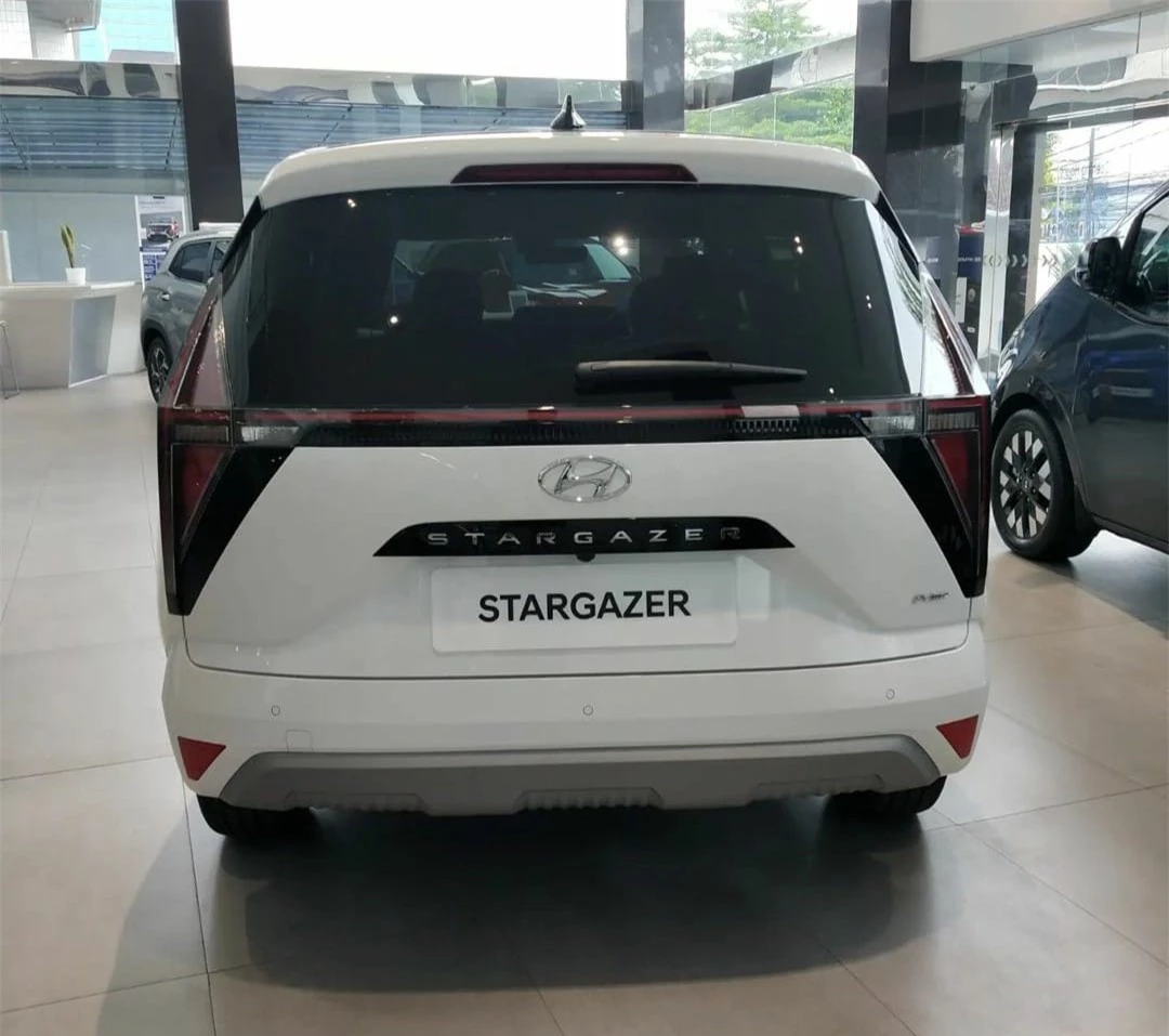 Cận cảnh Hyundai Stargazer 'bằng da bằng thịt' - Đối thủ 'khó nhằn' của Mitsubishi Xpander 165477