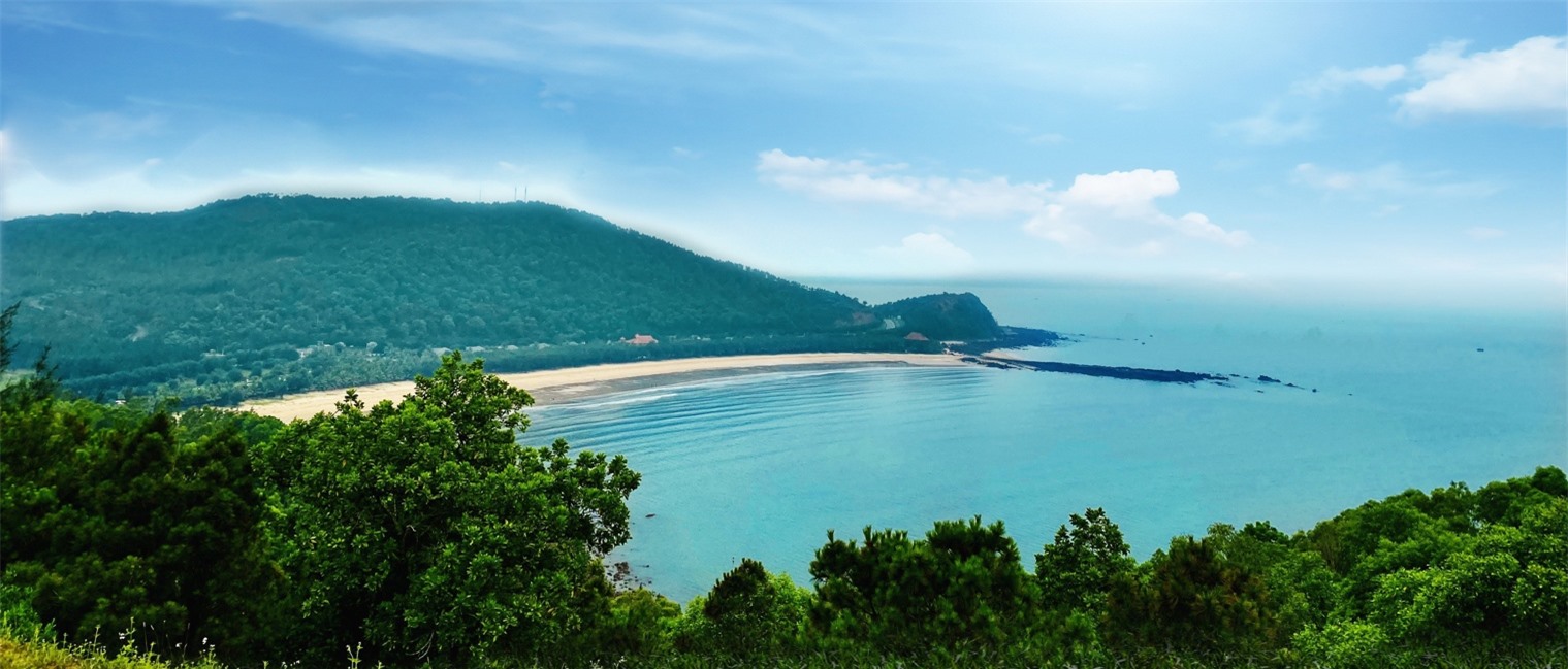 Điểm danh những bờ biển nguyên sơ chờ được khám phá của Việt Nam - Ảnh 5.
