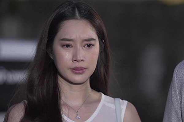 Mua bộ đồ ngủ gợi cảm để "đổi gió" với chồng, nhưng khi say, anh gọi tên người con gái khác khiến tôi chết lặng