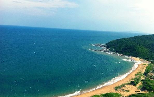 Điểm danh những bờ biển nguyên sơ chờ được khám phá của Việt Nam