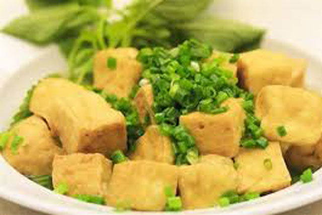 Đậu phụ nấu chung hành lá là sai lầm: 5 món đại kị với đậu phụ cần tránh xa kẻo gây hại sức khỏe