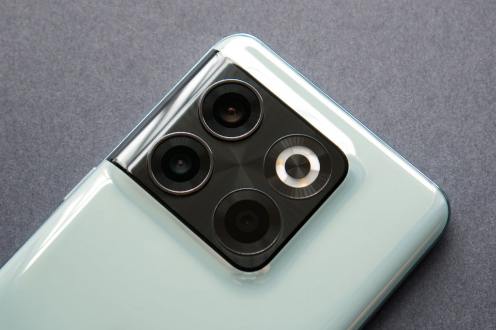 Smartphone chip Snapdragon 8+ Gen 1, RAM 16 GB, sạc 150W, giá 16,5 triệu đồng