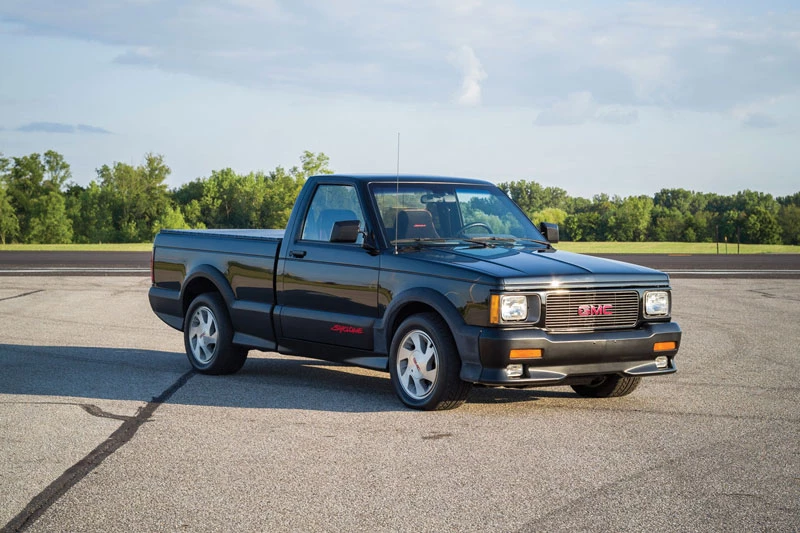 10. GMC Syclone 1991 (thời gian tăng tốc từ 0-96 km/h: 5,3 giây).