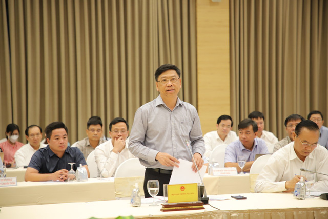 Giá xăng dầu giảm mạnh, vì sao cước vận tải vẫn cao?