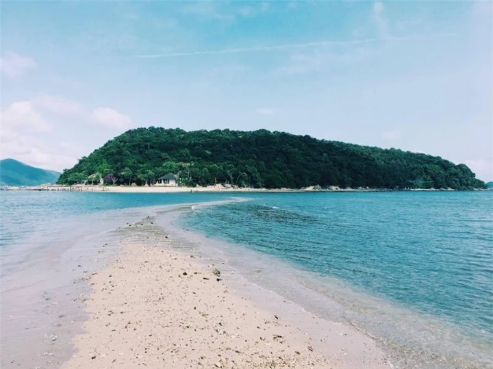 Con đường xuyên biển tự nhiên nối hòn đảo hoang sơ với đất liền ở Phú Yên - 3