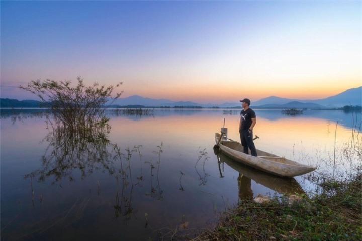 Ngắm hoàng hôn tuyệt mỹ tại hồ nước ghi dấu ấn truyền thuyết Sơn Tinh-Thủy Tinh - 2