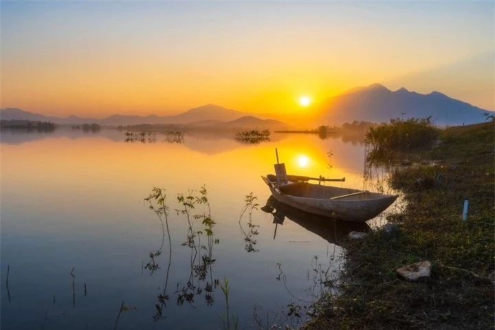 Ngắm hoàng hôn tuyệt mỹ tại hồ nước ghi dấu ấn truyền thuyết Sơn Tinh-Thủy Tinh - 5