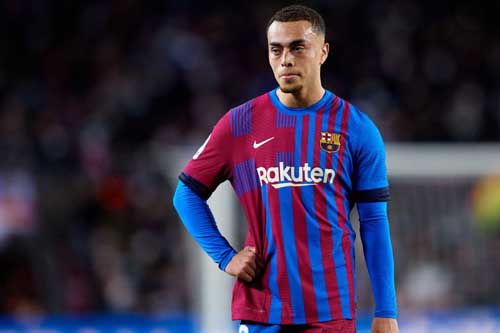 Tin chuyển nhượng 4/8: MU ngắm Dest thay Telles