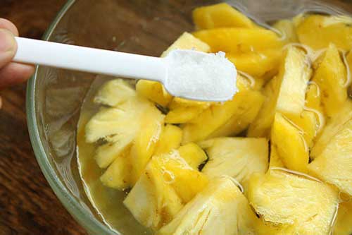 Mẹo ăn dứa không bị rát lưỡi: Hóa ra rất đơn giản mà nhiều người chưa biết