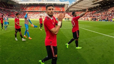 Alex Telles tạm thời chia tay MU sang Sevilla