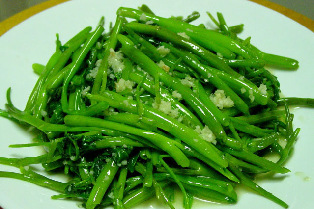 4 sai lầm khi xào rau xanh khiến món ăn bị thâm đen, giảm chất dinh dưỡng