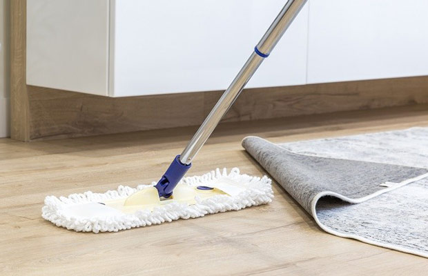 Cách vệ sinh sàn nhà bằng gỗ công nghiệp