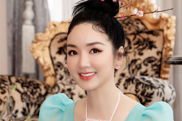 Nhan sắc thật của Hoa hậu Giáng My ở tuổi 51 qua camera thường