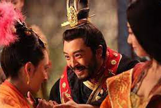 Tại sao khi Hoàng đế 'thị tẩm', phi tần không được phát ra âm thanh nào, thời gian "yêu" cũng bị giới hạn?
