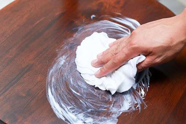 Đồ gỗ trong nhà muốn sạch bụi bẩn, ẩm mốc nhớ 7 mẹo đơn giản này