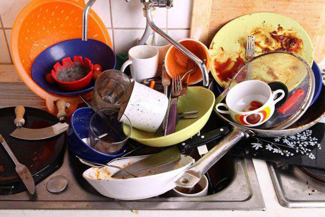 Không sớm thì muộn sẽ rước bệnh vào người nếu vẫn giữ 5 thói quen khi rửa bát này