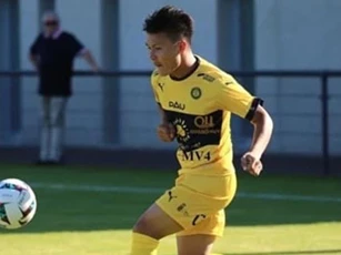 Quang Hải đá chính trong trận hòa của Pau FC với Dijon