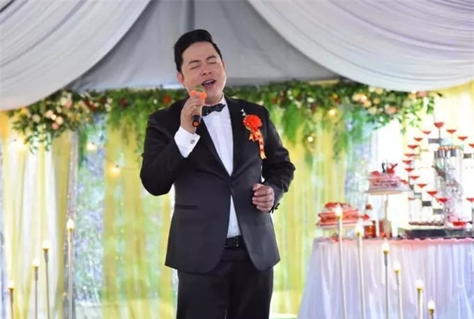 Quang Hà đi hát đám cưới nhận cát-xê 1 tỷ khiến ai nấy ‘choáng’