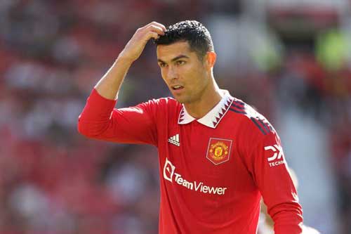 Ronaldo lên Instagram đòi Ten Hag xếp đá chính