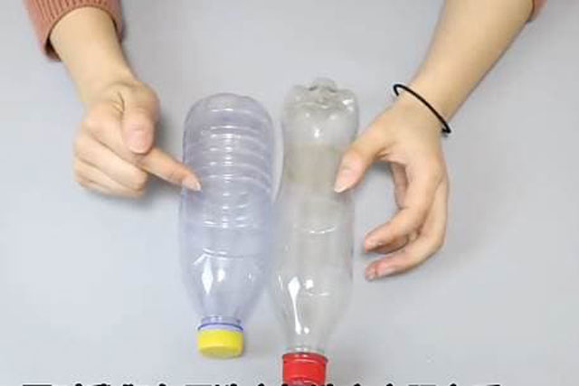 Quăng 2 vỏ chai nước vào máy giặt, tưởng lỡ tay mà tạo nên sự khác biệt đến không ngờ