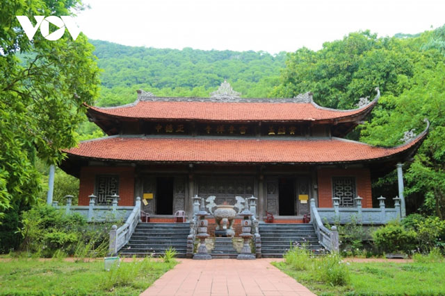 Chùa Lôi Âm Thượng - ngôi cổ tự trầm mặc giữa không gian xanh