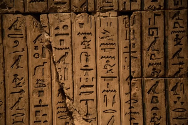 Khám phá bí mật của chữ tượng hình Ai Cập - Ảnh 1.