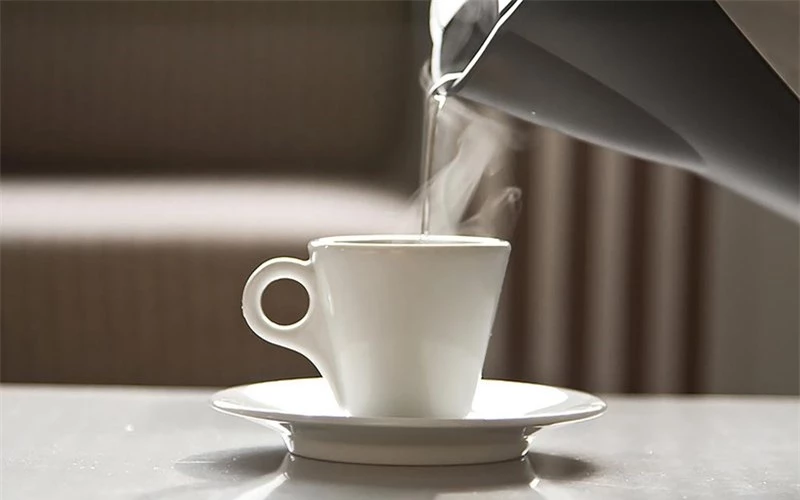 Nước ấm giúp trao đổi chất