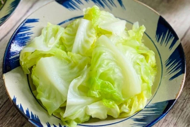 Luộc bắp cải chỉ bỏ nước lạnh là chưa đủ: Làm theo cách này rau giòn sần sật, ngọt nước giữ nguyên dinh dưỡng