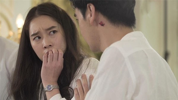 Trong đám tang bố tôi, chồng có hành động đáng hận đến mức bị cả họ hàng nhà tôi đuổi đi, cấm bước chân vào nhà